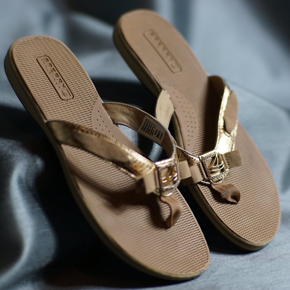 Sperry Gold with Bows Flip Flops size 10 M